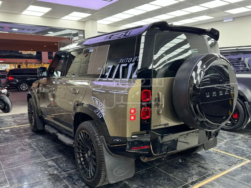 2023 لاند روفر ديفيندر اتش اس اي