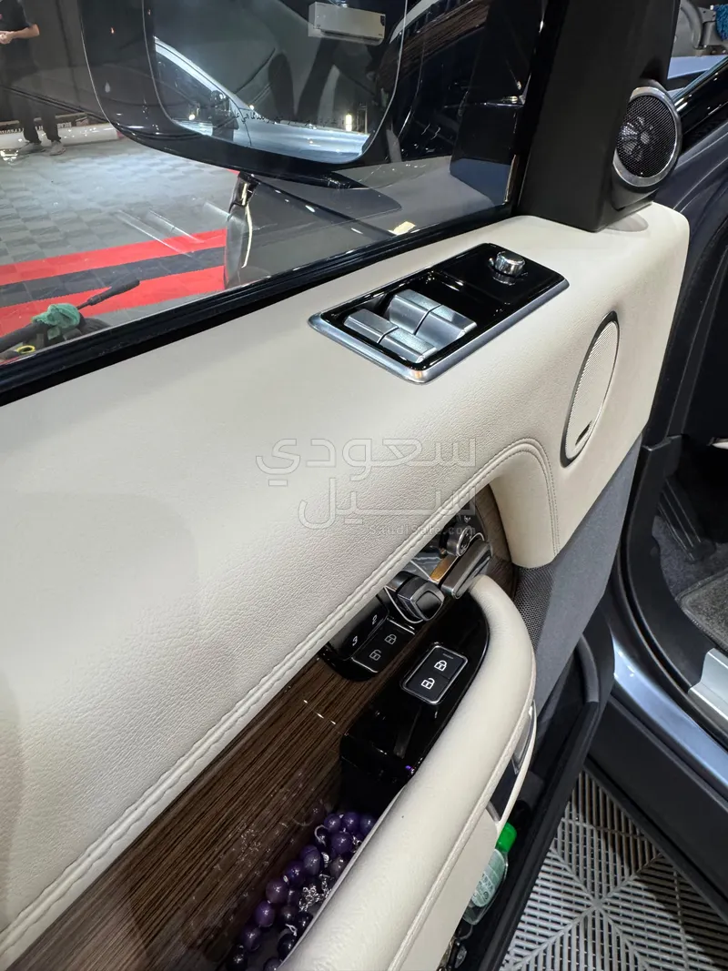 2021 لاند روفر رينج روفر اتش اس اي