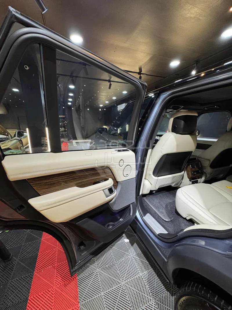 2021 لاند روفر رينج روفر اتش اس اي