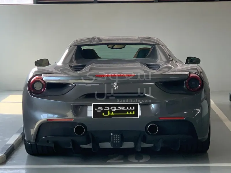 2017 فيراري 488