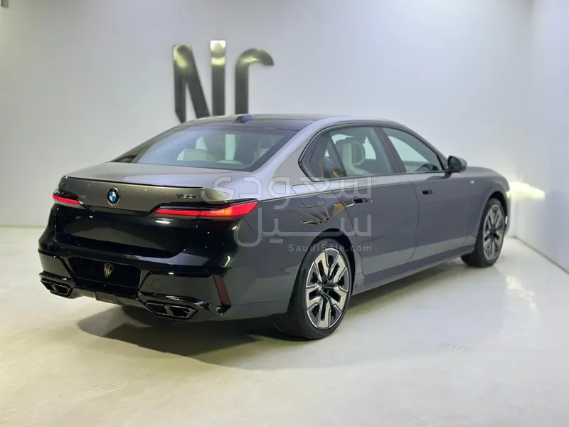 2023 بي ام دبليو الفئة السابعة 760أي