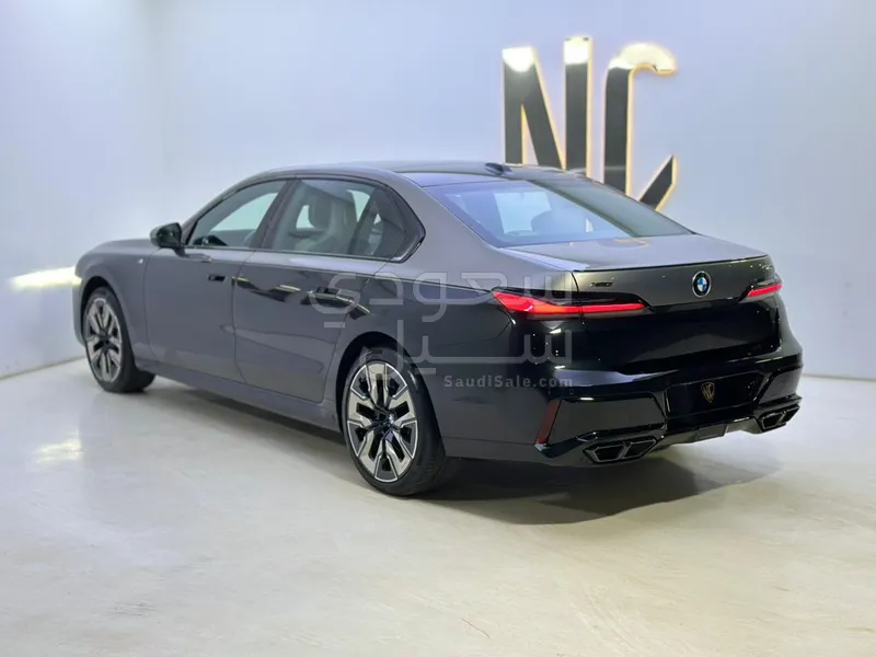 2023 بي ام دبليو الفئة السابعة 760أي