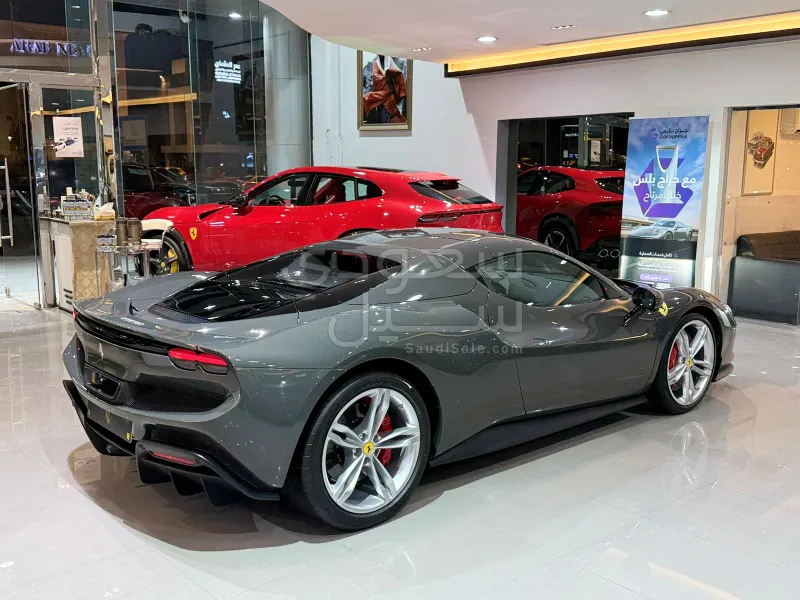 2025 فيراري جي تي اس 296