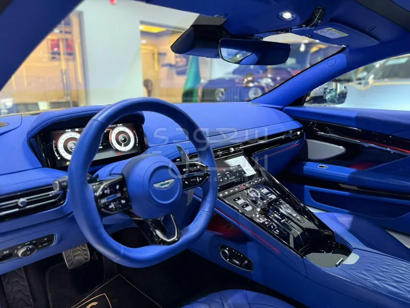 2025 استون مارتن دي بي 12