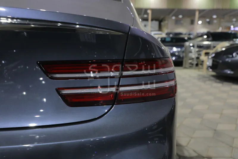 2025 جينيسيس جي 80