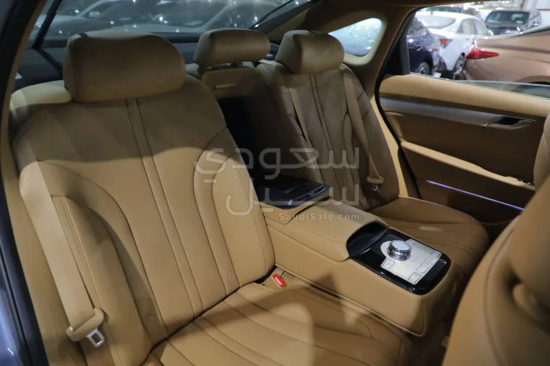 2025 جينيسيس جي 80