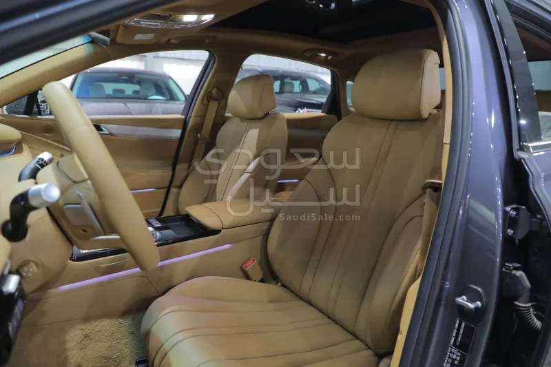 2025 جينيسيس جي 80