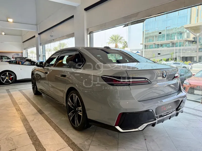 2024 BMW 7 Series 735i