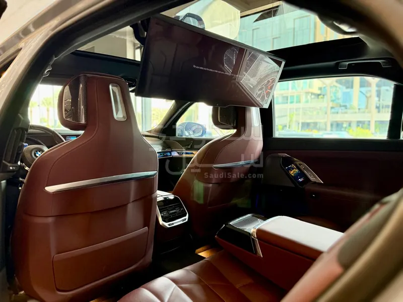 2024 BMW 7 Series 735i