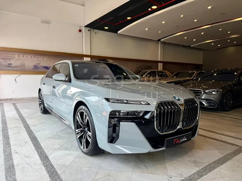 2024 BMW 7 Series 735i