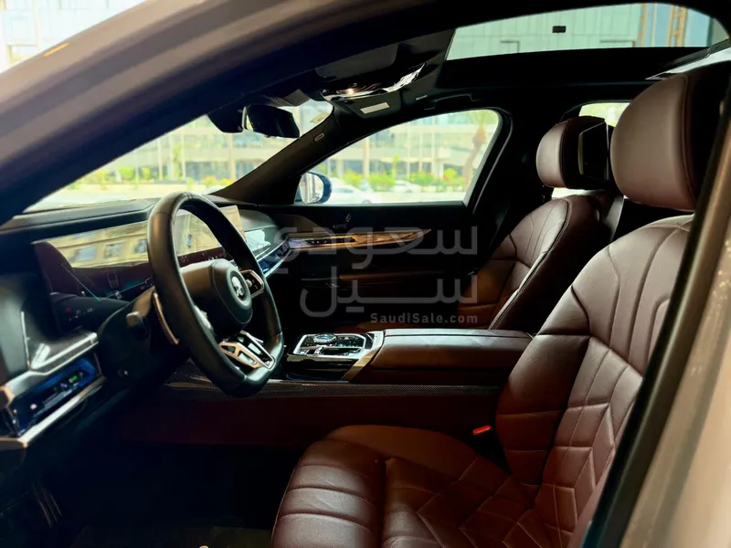 2024 BMW 7 Series 735i