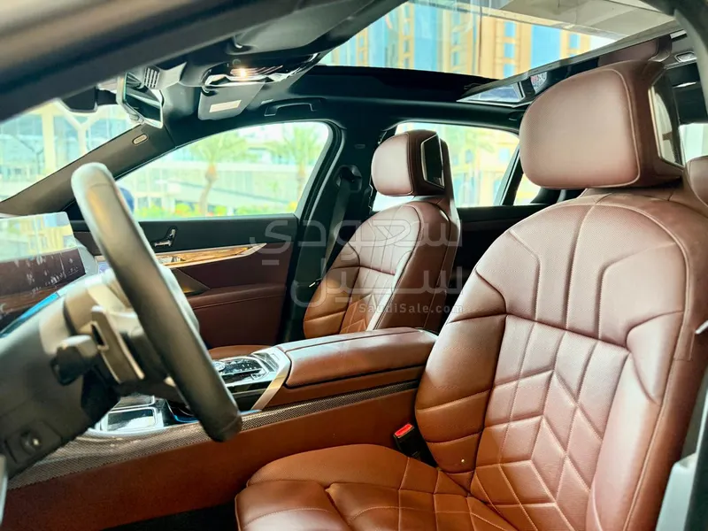 2024 BMW 7 Series 735i