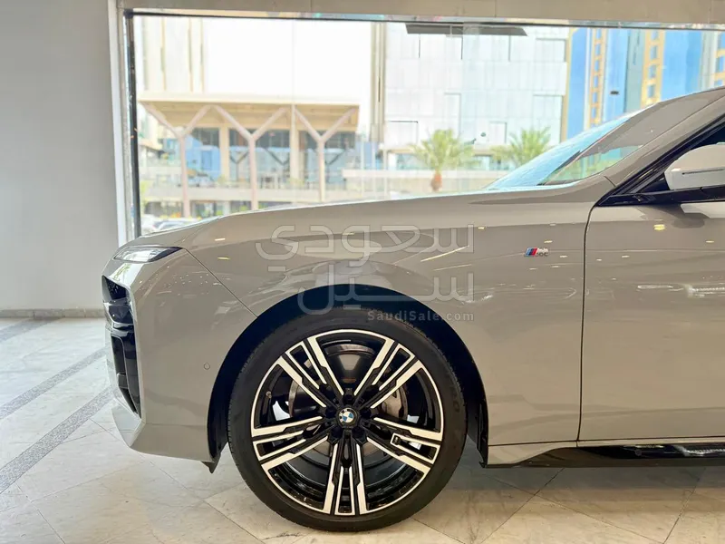 2024 BMW 7 Series 735i