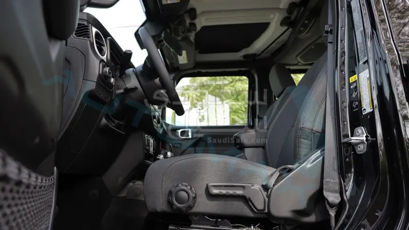 2025 جييب رانجلر سبورت بلس