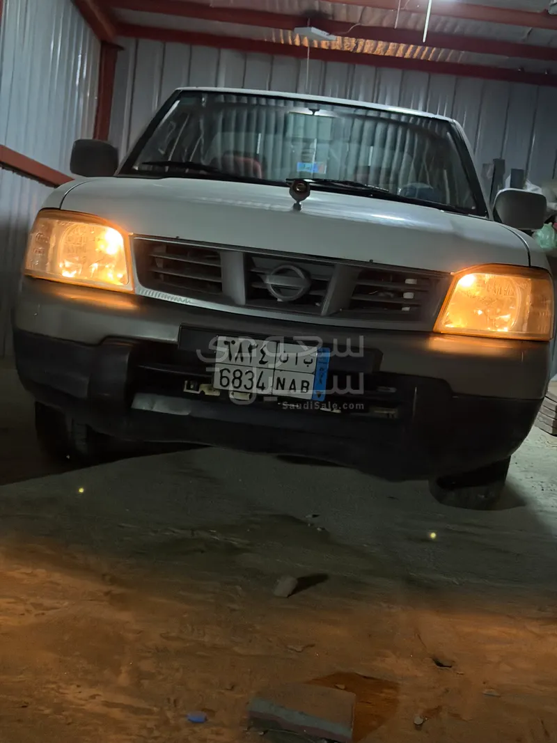 2015 نيسان بيك اب