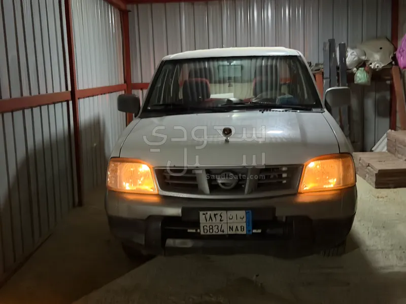 2015 نيسان بيك اب