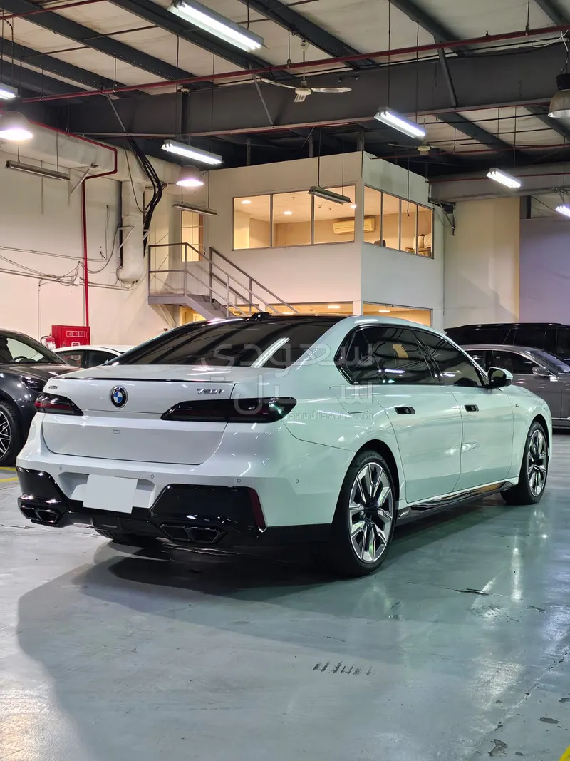 2024 BMW 7 Series 760i