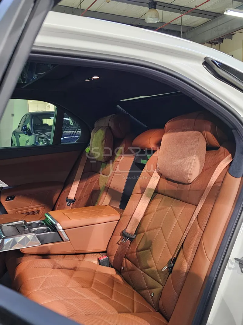2024 BMW 7 Series 760i