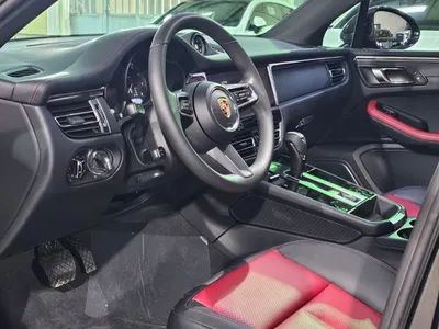 2025 Porsche Macan