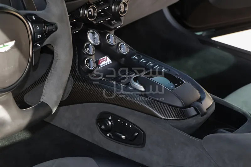 2022 استون مارتن فانتج اف 1 إديشن