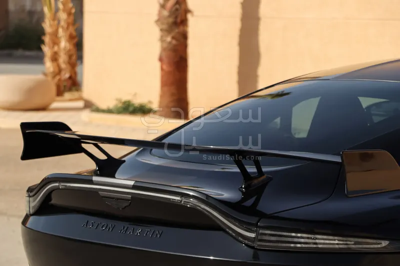 2022 استون مارتن فانتج اف 1 إديشن
