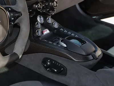 2022 استون مارتن فانتج اف 1 إديشن