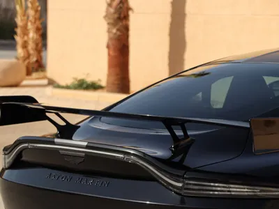 2022 استون مارتن فانتج اف 1 إديشن