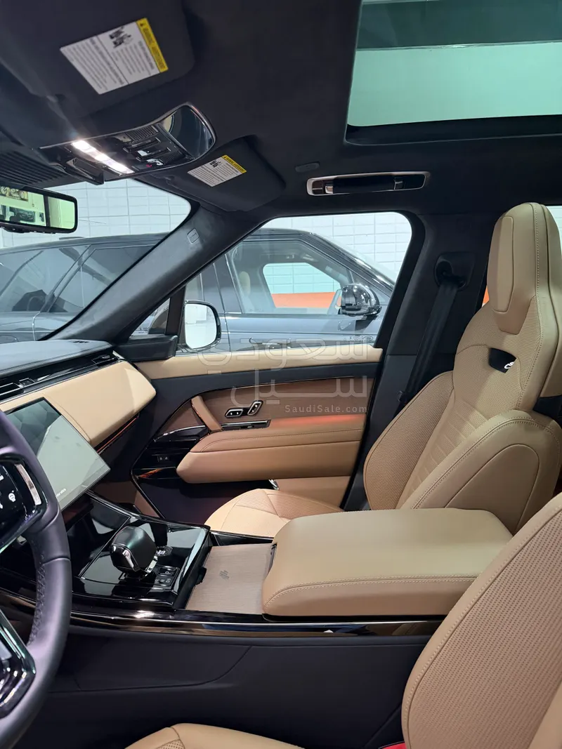 2025 Land Rover Range Rover Sport SV