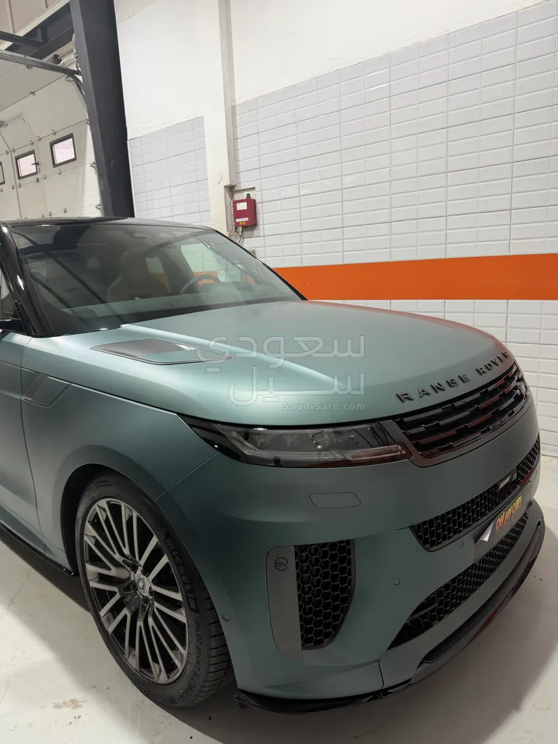 2025 Land Rover Range Rover Sport SV