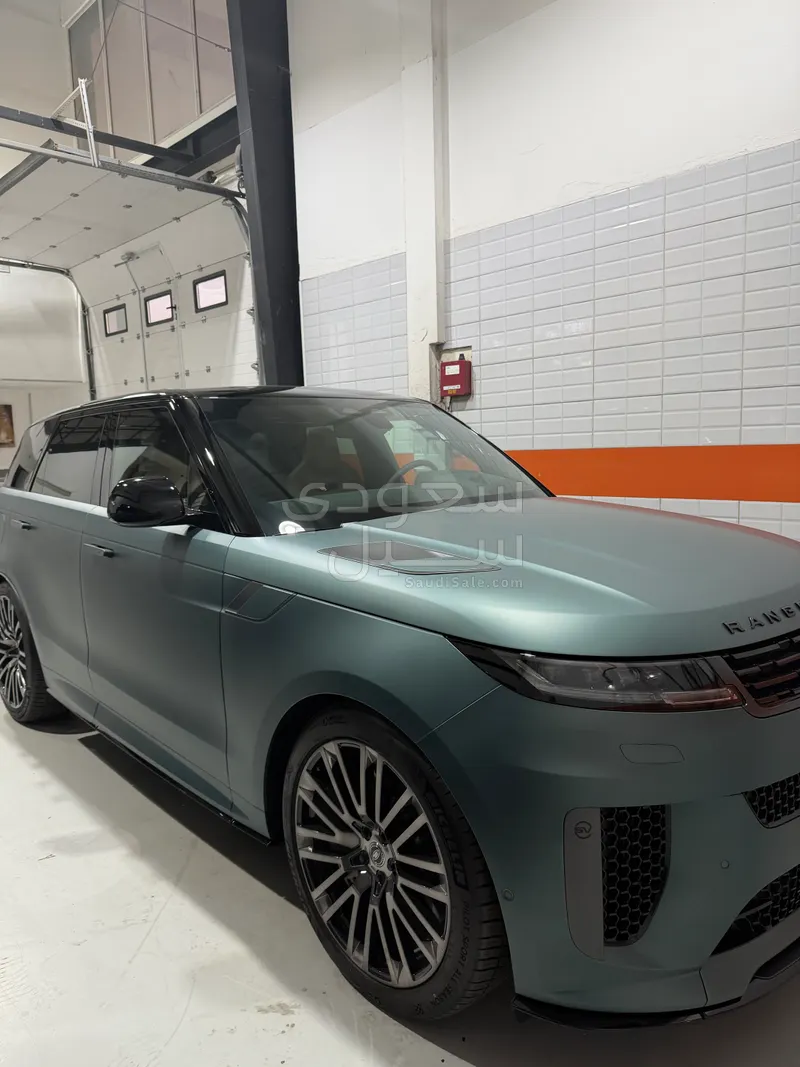 2025 Land Rover Range Rover Sport SV