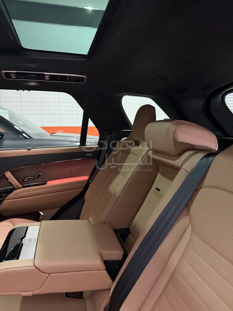 2025 Land Rover Range Rover Sport SV