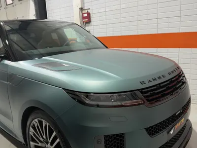 2025 Land Rover Range Rover Sport SV