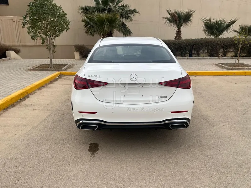 2025 مرسيدس - بنز سي 200 أي إم جي