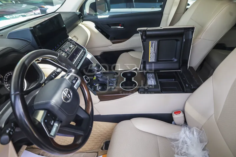 2024 Toyota Land Cruiser GXR