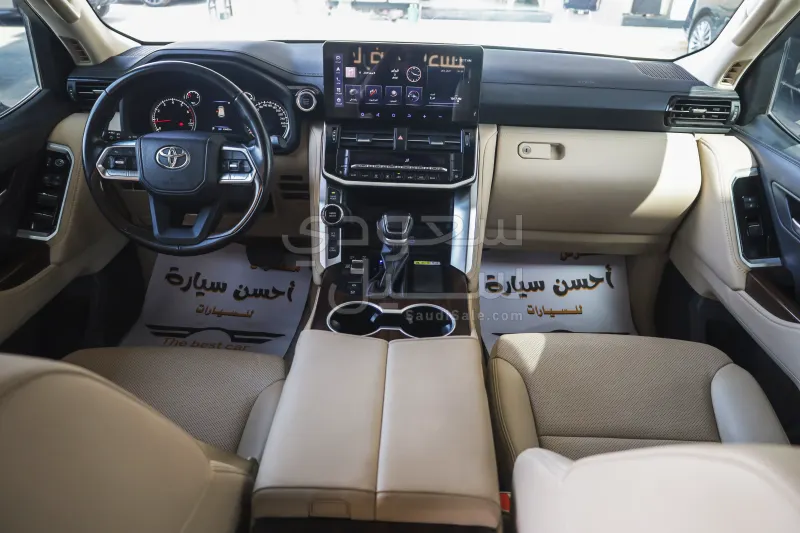 2024 Toyota Land Cruiser GXR