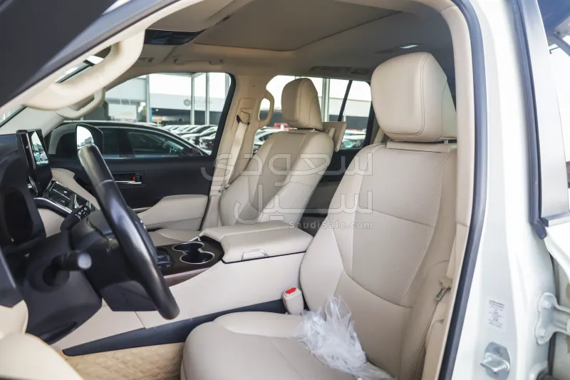 2024 Toyota Land Cruiser GXR