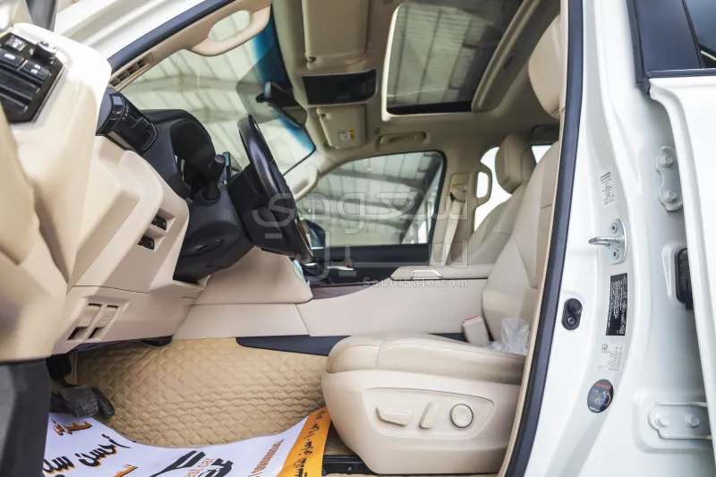 2024 Toyota Land Cruiser GXR