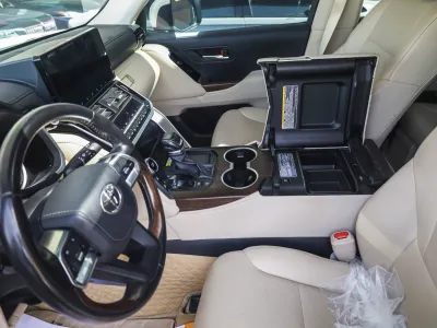 2024 Toyota Land Cruiser GXR