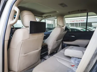 2024 Toyota Land Cruiser GXR