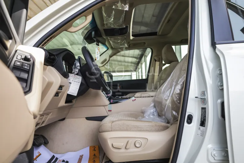 2025 Toyota Land Cruiser GXR