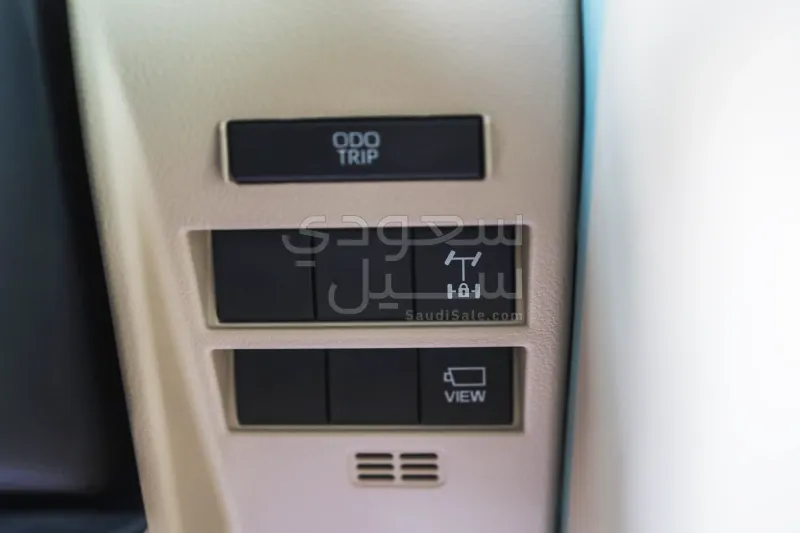 2025 Toyota Land Cruiser GXR