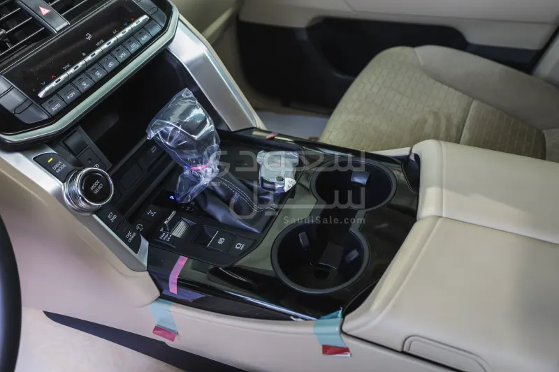 2025 Toyota Land Cruiser GXR