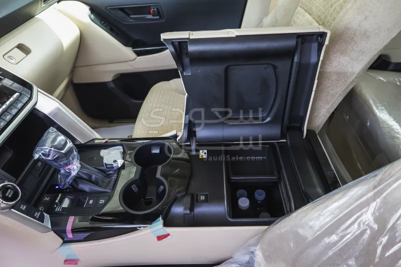 2025 Toyota Land Cruiser GXR