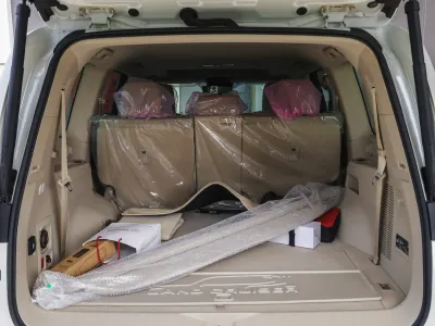 2025 Toyota Land Cruiser GXR