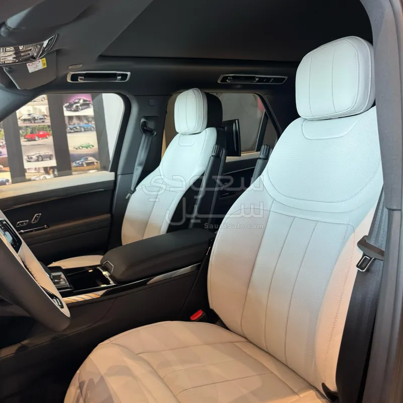 2026 Land Rover Range Rover Sport SE
