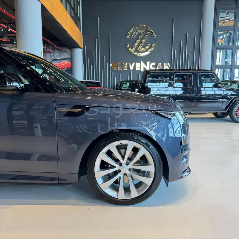2026 Land Rover Range Rover Sport SE