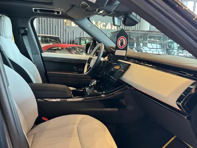 2026 Land Rover Range Rover Sport SE