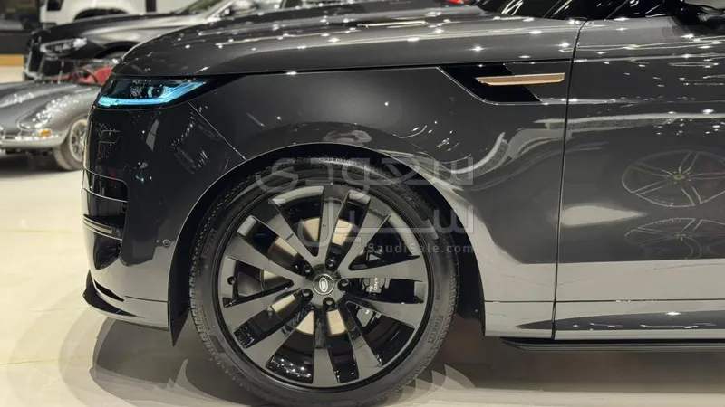 2026 Land Rover Range Rover Sport SE