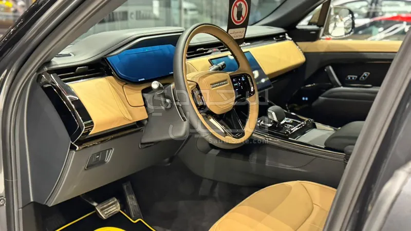 2026 Land Rover Range Rover Sport SE