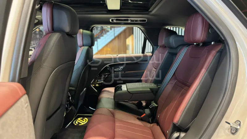 2026 Land Rover Range Rover Sport SE